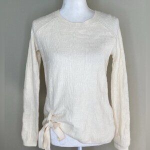 Tahari NWT Women’s Round Neck pullover Bow Tie sweater size M IN Ivory